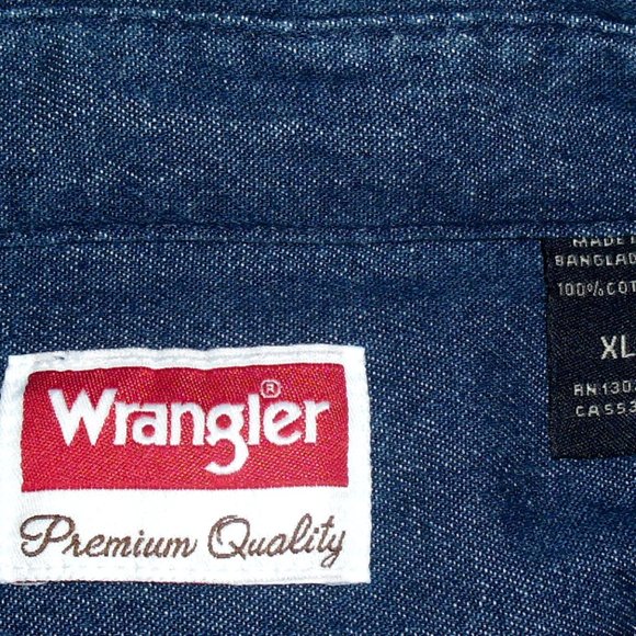 Wrangler 90s Vintage Mens Button Down Blue Denim Long Sleeve Shirt sz. XL New - Picture 2 of 3
